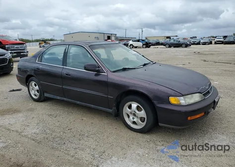 1997 Honda Accord Se z USA, uszkodzony, nr VIN 1HGCD5604VA244940